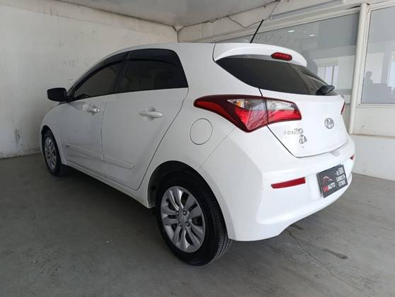 HYUNDAI HB20 1.0 COMFORT 12V FLEX 4P MANUAL HYUNDAI HB20 1.0 COMFORT 12V FLEX 4P MANUAL